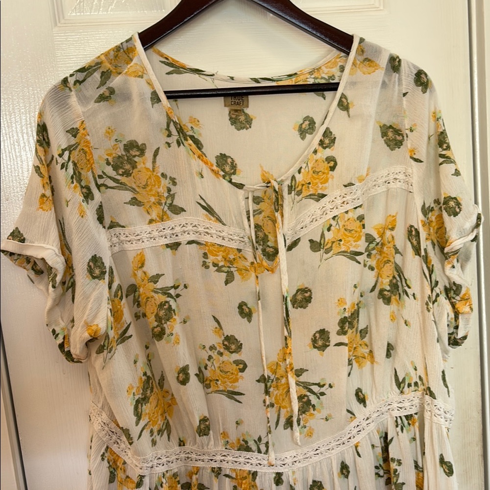 Butter Yellow Floral Blouse with Lace Accents, peplum ruffle , tie - 3X
